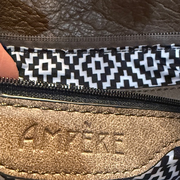 Ampere Creations Savannah Women's Flap Vegan Leather Crossbody - Picture 2 of 7